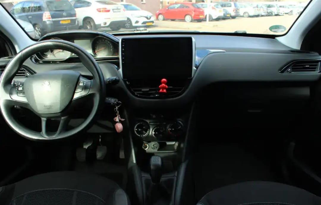 Accueil peugeot 208 intérieur